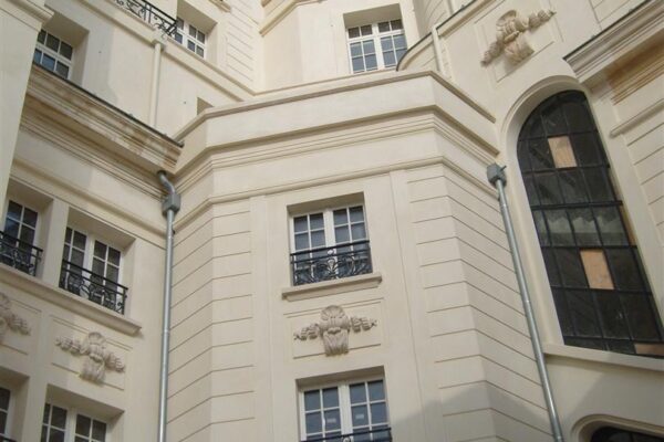 Hotel_Shangri-La_facade_cour